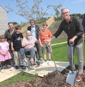 Gary Lineker opens new social housing in Pilton
